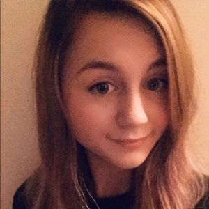 Meet your Posher, Abbey